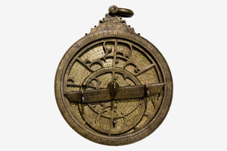 أسطرلاب Astrolabe - ancient astronomical device for determining the coordinates and position of celestial objects shutterstock_709354966