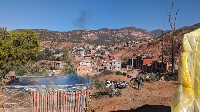 ماريغا العليا جماعة ويرغان إقليم الحوز ضواحي مراكش/ يتخذ السكان الخيام مساكن مؤقتة بدل منازلهم المتضررة جراء الزلزال