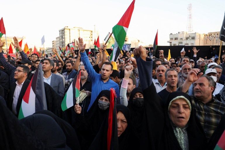 Protesters chant slogans during an anti-Israel protest in Tehran, Iran, October 18, 2023. Majid Asgaripour/WANA (West Asia News Agency) via REUTERS. ATTENTION EDITORS - THIS IMAGE HAS BEEN SUPPLIED BY A THIRD PARTY.