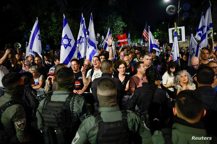 Protest near Israeli PM Netanyahu's residence, in Jerusalem