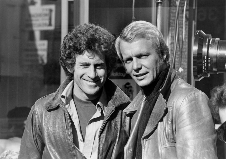 بول مايكل جلاسر، على اليسار، وديفيد سول في صورة ترويجية لفيلم Starsky & Hutch في عام 1976.