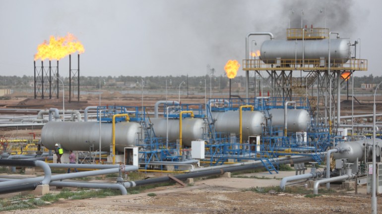 General view of Nahr Bin Umar oil field, as workers spray disinfectant as a preventive measure against coronavirus, north of Basra, Iraq March 15, 2020. REUTERS/Essam Al-Sudani