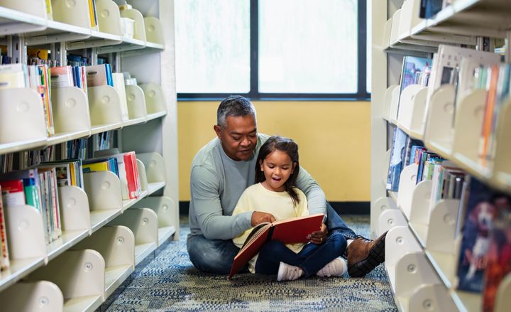 قالت آن غابهارت، مؤلفة كتاب "أغنية جبل سوروود": "أريد أن تضع كل مكتبة كتبي على رفوفها. وأعتقد أن الناشرين يرغبون في ذلك أيضًا".