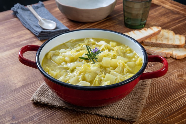 vegetarian soup cabbage and potatoes